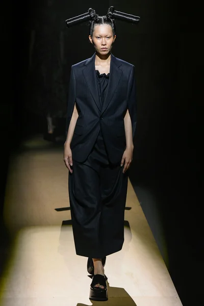 Look 13